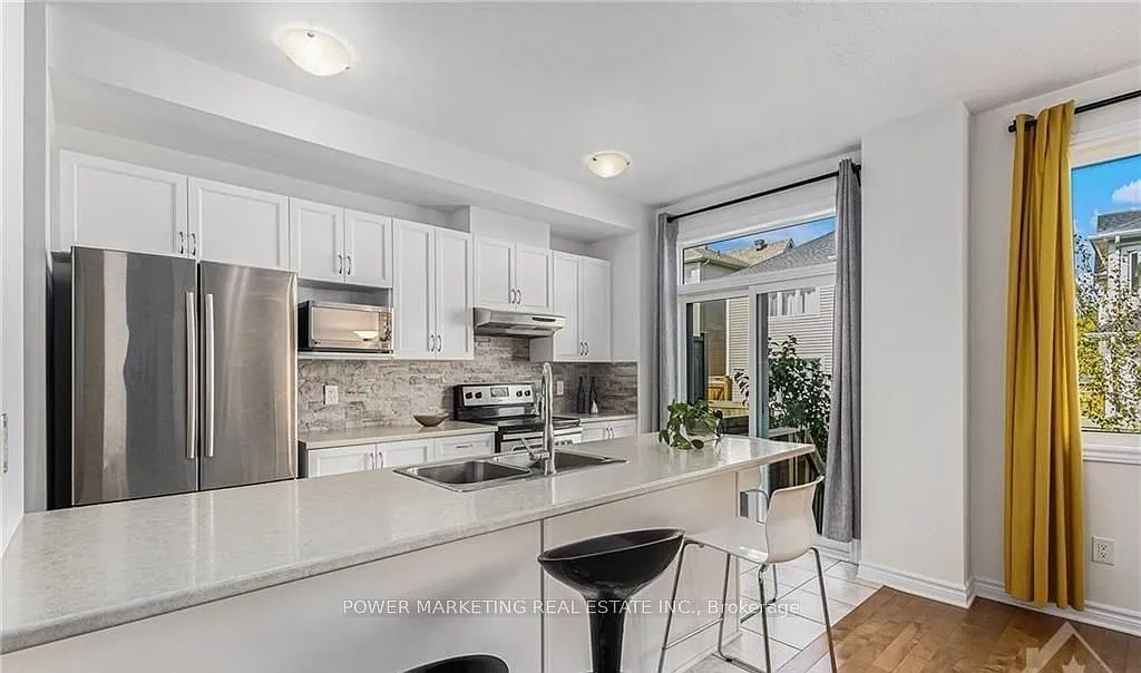 3 bed, $2,700 — Photo 4