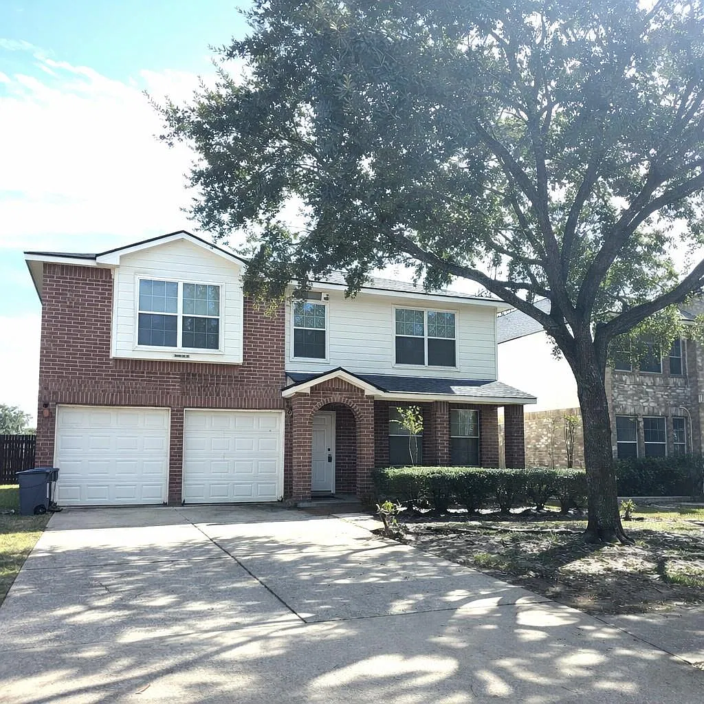3 bed, 2.5 bath, 2120 sqft, $1,800 — Photo 1