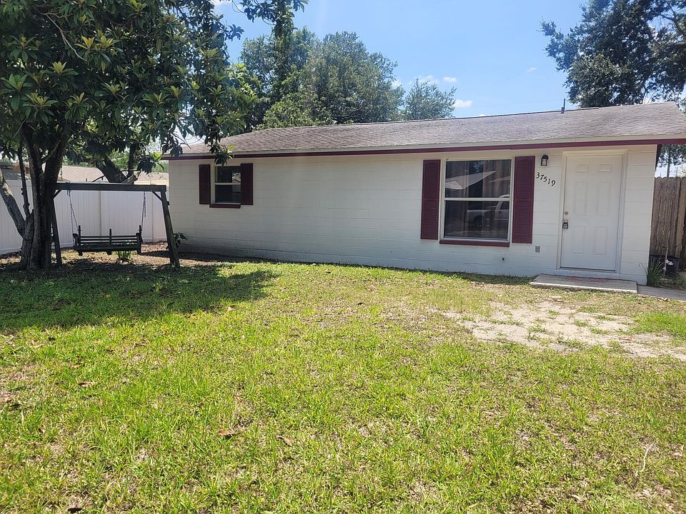 1st image of 37519 Oakview Cir