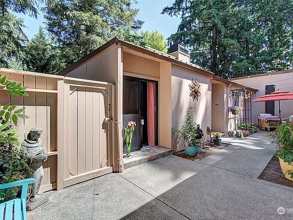 5th image of 13516 NE 22nd Street