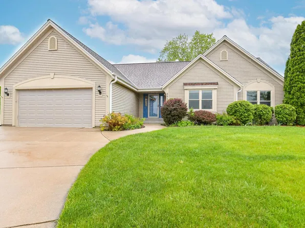 884 Joshua COURT, Pewaukee, WI 53072