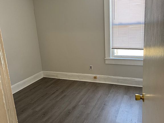2nd image of 257 Manville Rd APT 2