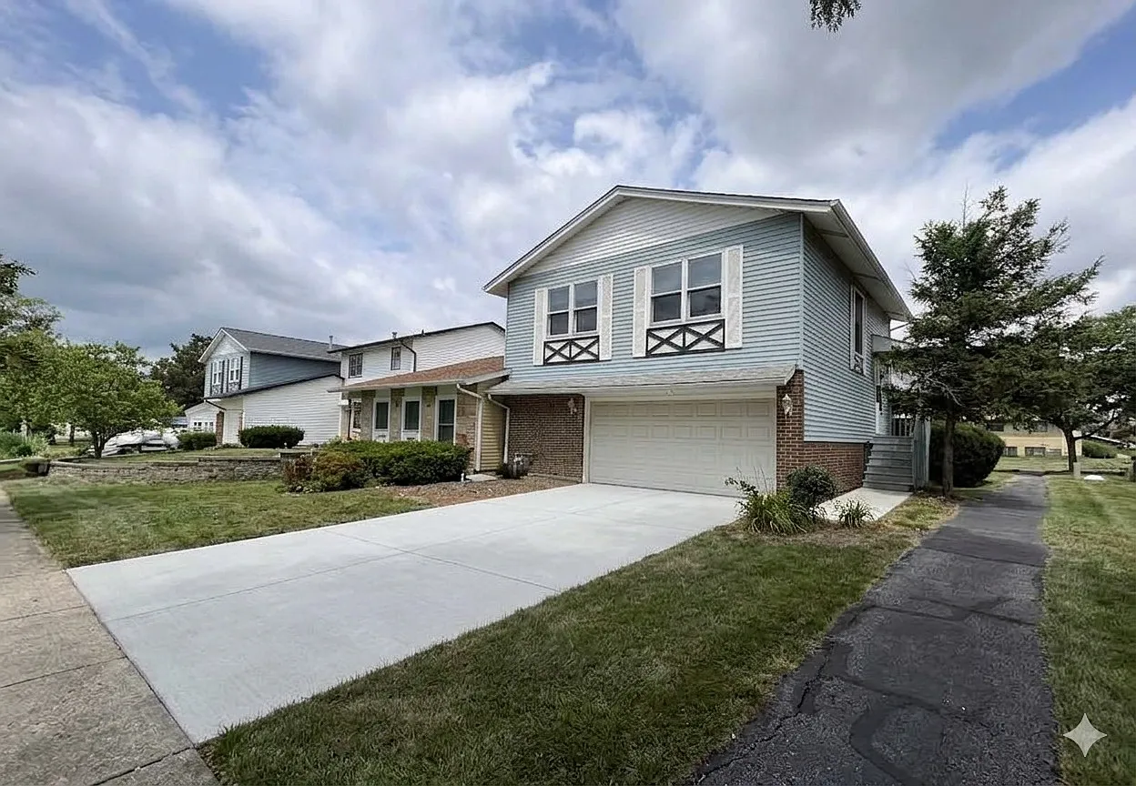 3 bed, 1764 sqft, $3,200 — Photo 2