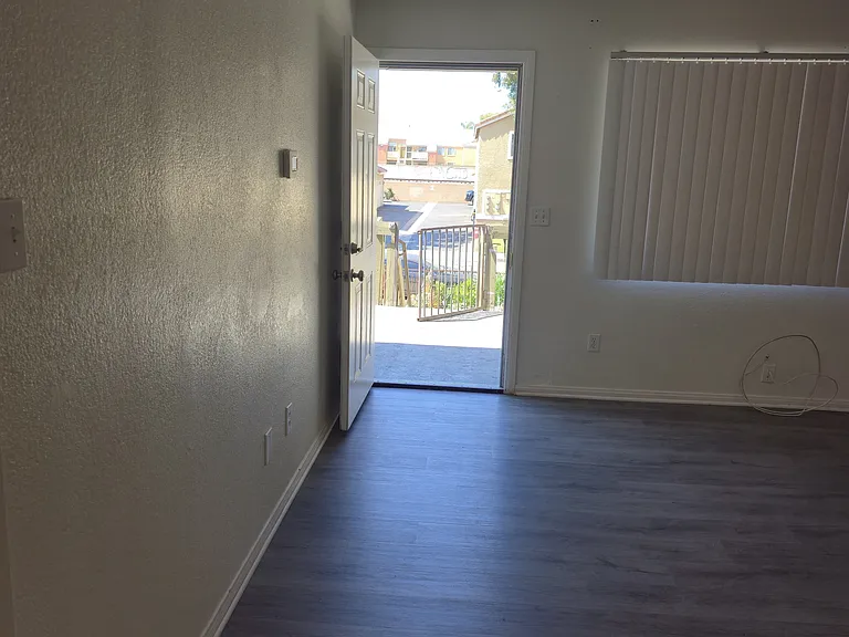 349 S Ashford Ave — Photo 8