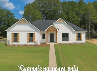 34 Lorie Lee Loop, Deatsville, AL 36022