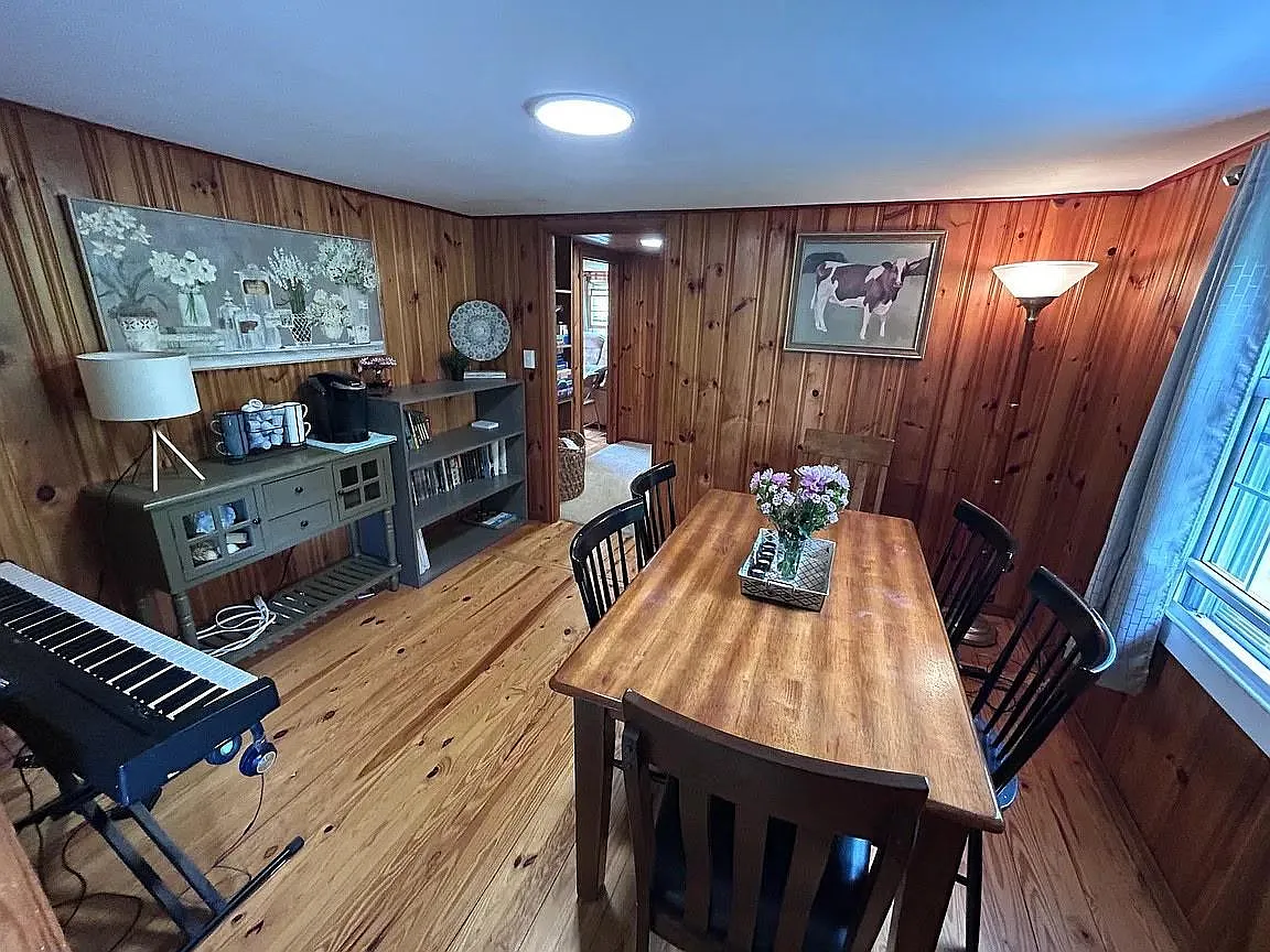 3 bed, 960 sqft, $1,895 — Photo 4