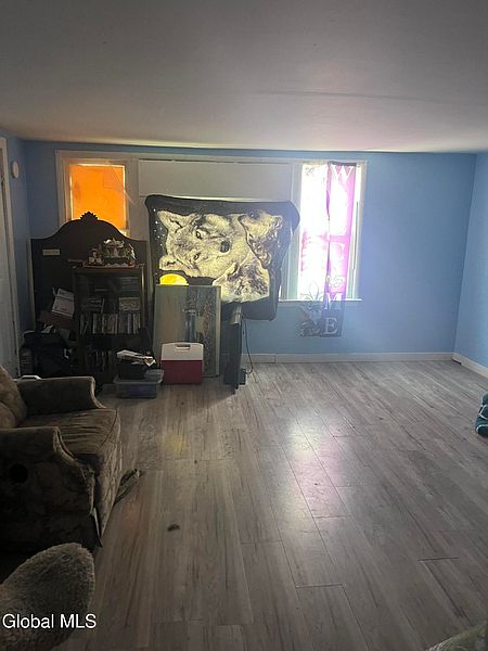 5th image of 527 2nd Street Street
