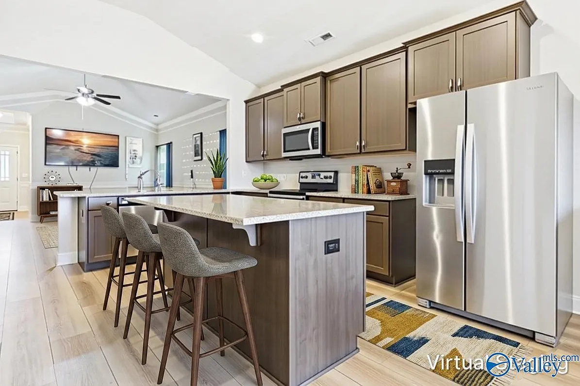 3 bed, 2.0 bath, 1800 sqft, $2,000 — Photo 4