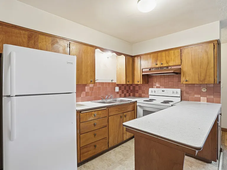 1611 W 8th Ave — Photo 8