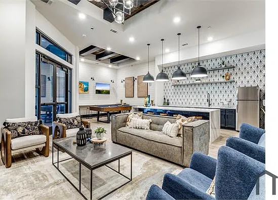 2 bed, $1,100 — Photo 2