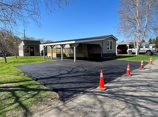 5 Pine St, Colebrook, NH 03576