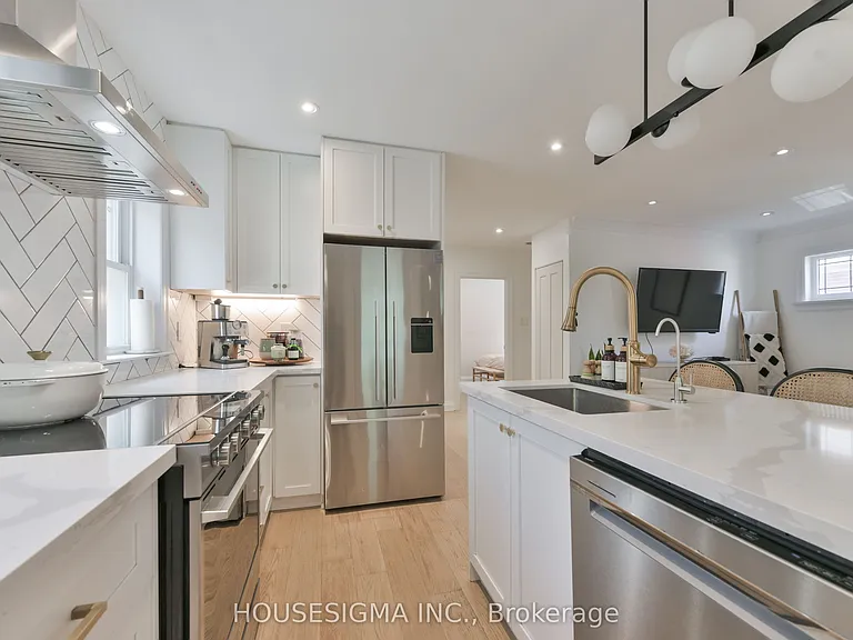 205 William St — Photo 11