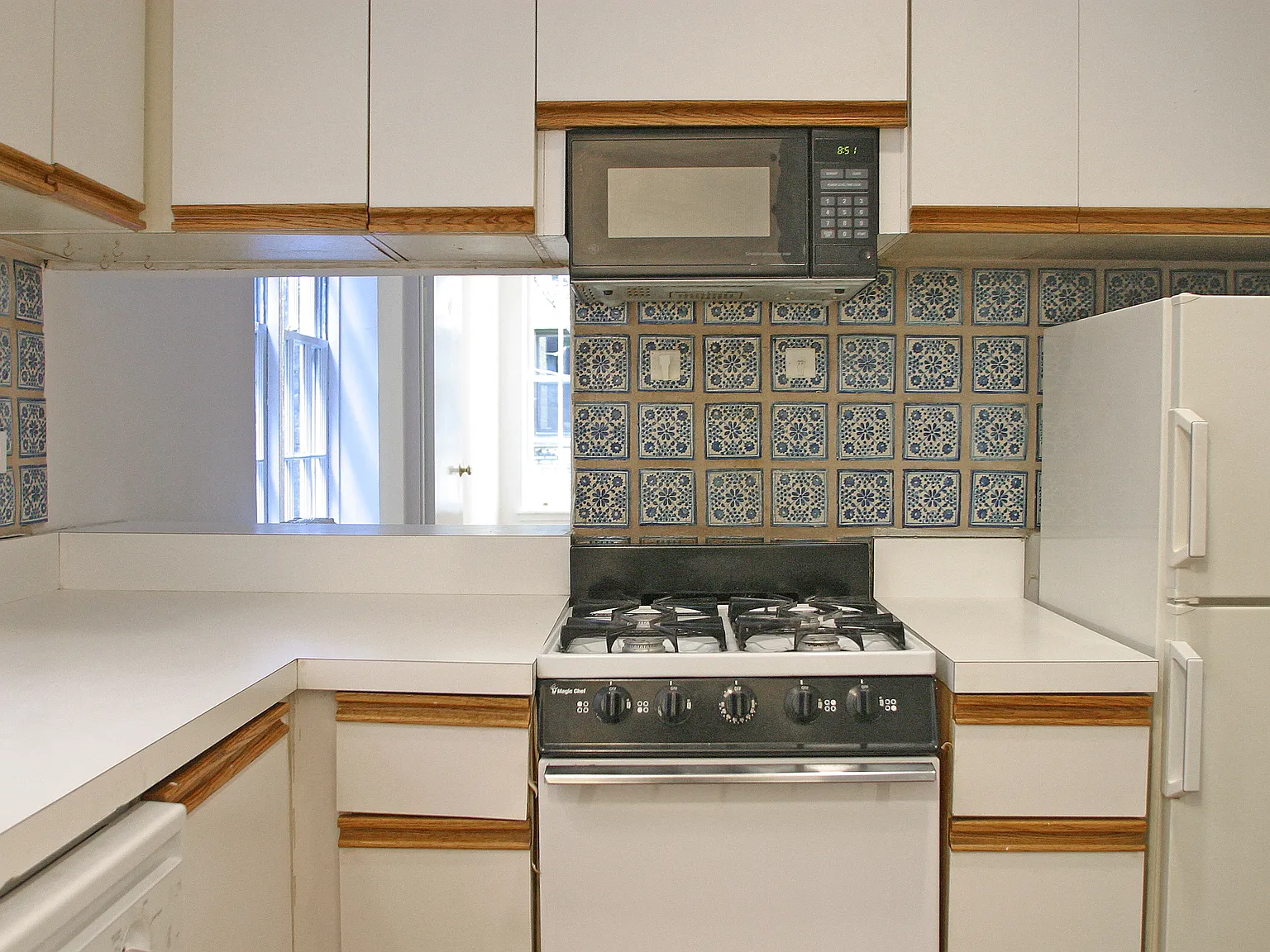 240 East 21st Street — Photo 1
