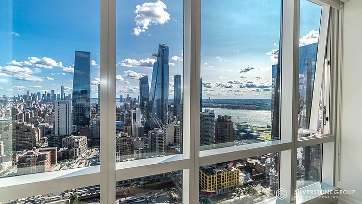 Rented by Silverstone Group USA Corp. | media 22