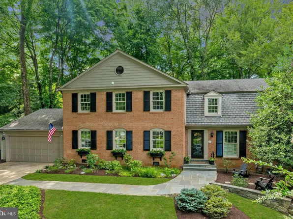 10 Masters Ct, Potomac, MD 20854