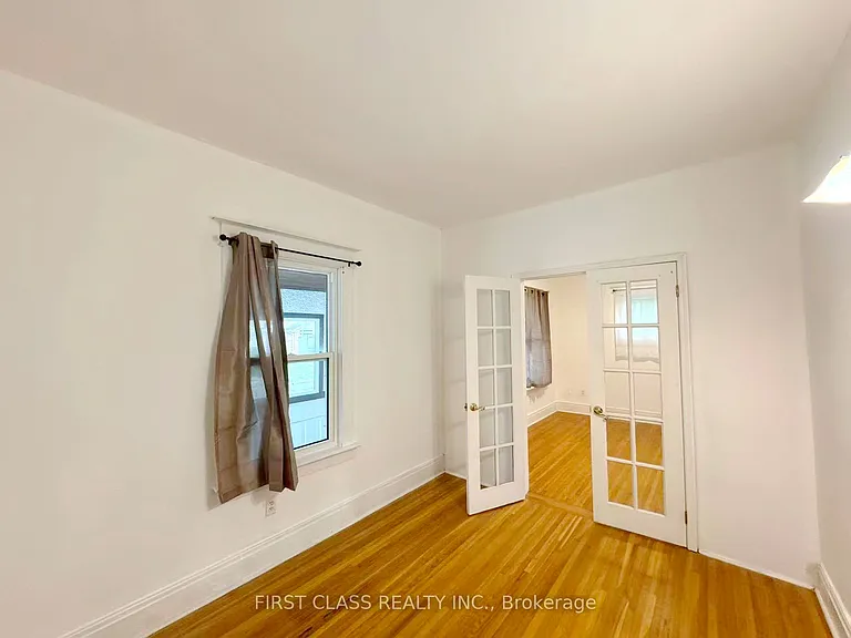 9 Grantham Ave S — Photo 26
