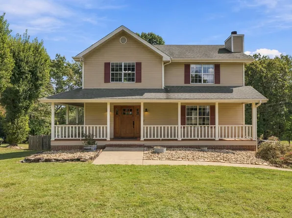 9916 Rolling Wind Dr, Soddy Daisy, TN 37379