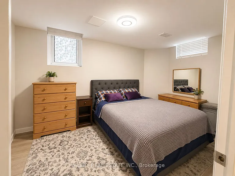 1141 Beaver Valley Cres #1 — Photo 14