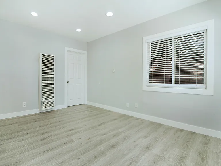 Ellis Street Duplex — Photo 12