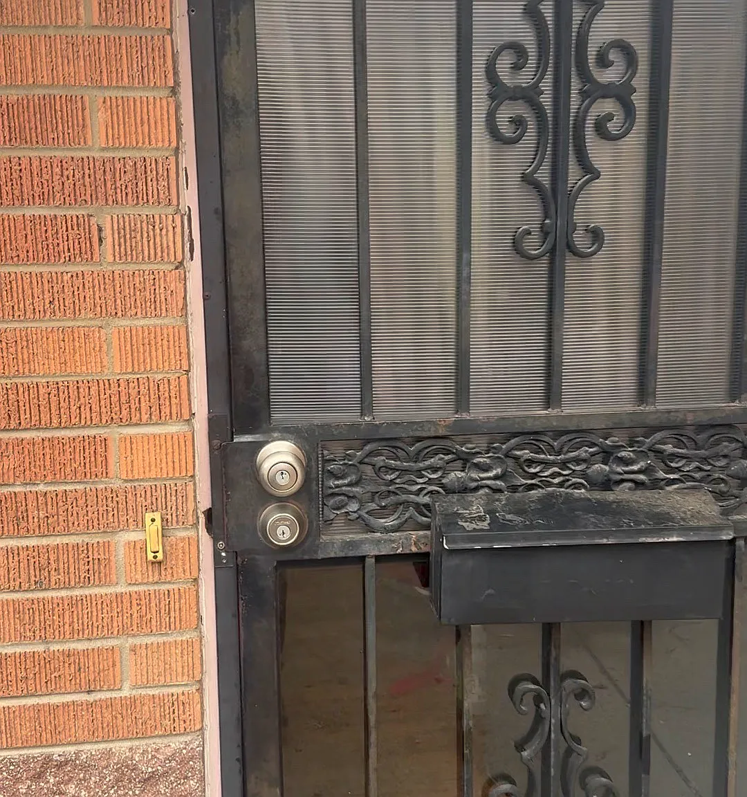 2 bed, 900 sqft, $1,800 — Photo 1