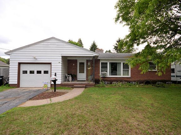 2nd image of 14 Carleton Ct