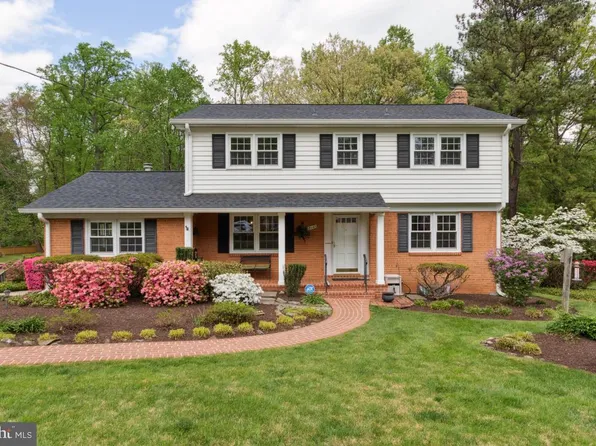 12107 Wayland St, Oakton, VA 22124