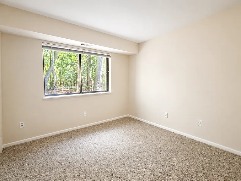 1295B Schaub Dr — Photo 6