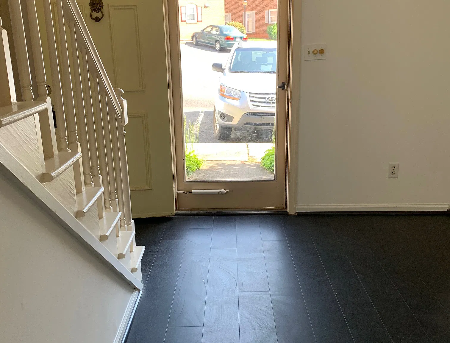 2 bed, 1.5 bath, 1060 sqft, $1,300 — Photo 2