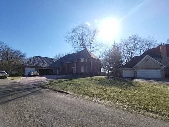 4th image of 5595 Bristol Ln