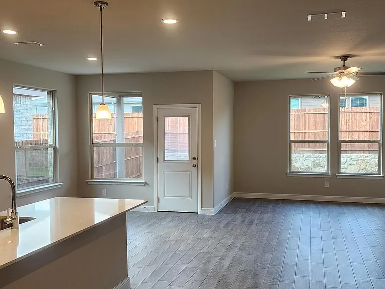 1029 Kirkham Way — Photo 24
