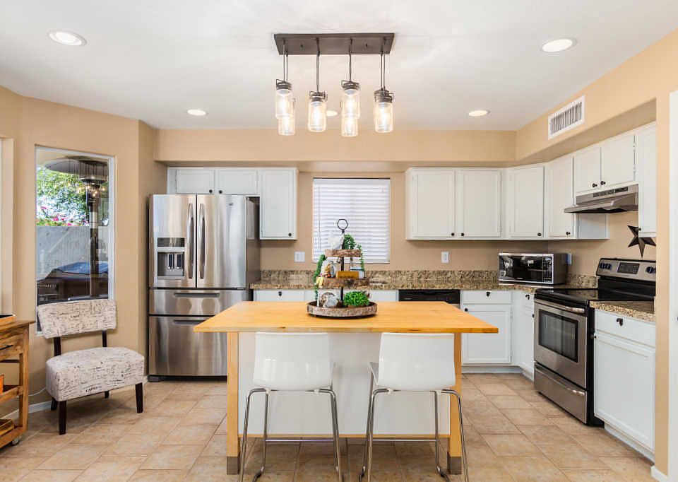 1st image of 1632 E Windsong Dr
