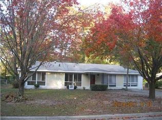 520 Barberry Dr, Savannah, GA 31419