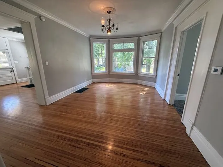 1600 W Callender Ave — Photo 8