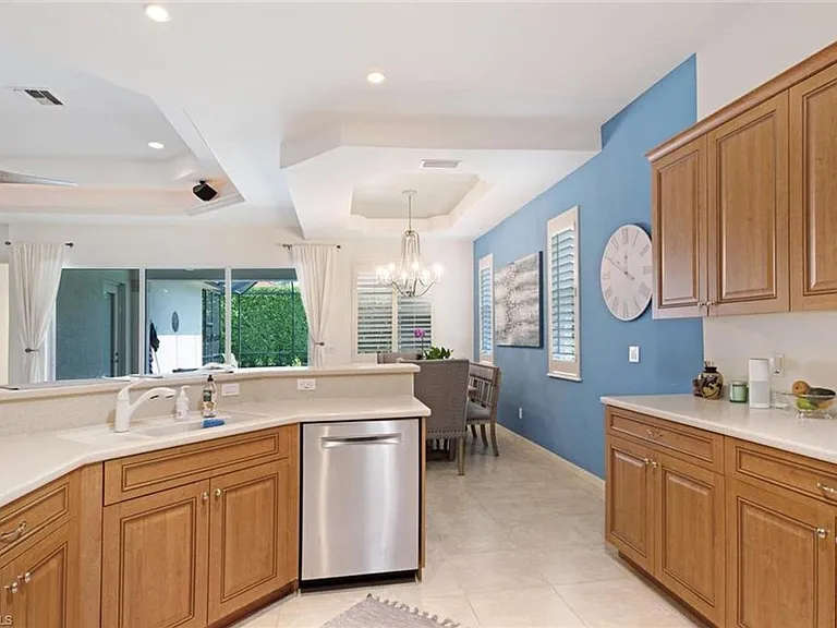 10784 Fieldfair Dr — Photo 4