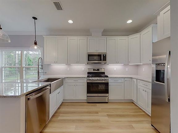 5th image of 212 Cottage Ct