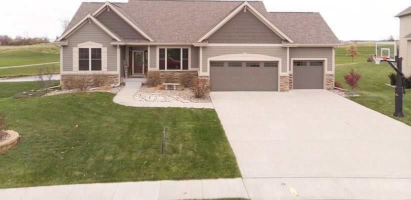 1st image of 4707 NE Seneca Dr