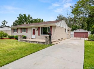 11749 Dudley St, Taylor, MI 48180