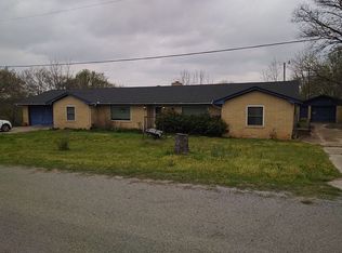 205 W H Ave, Milburn, OK 73450