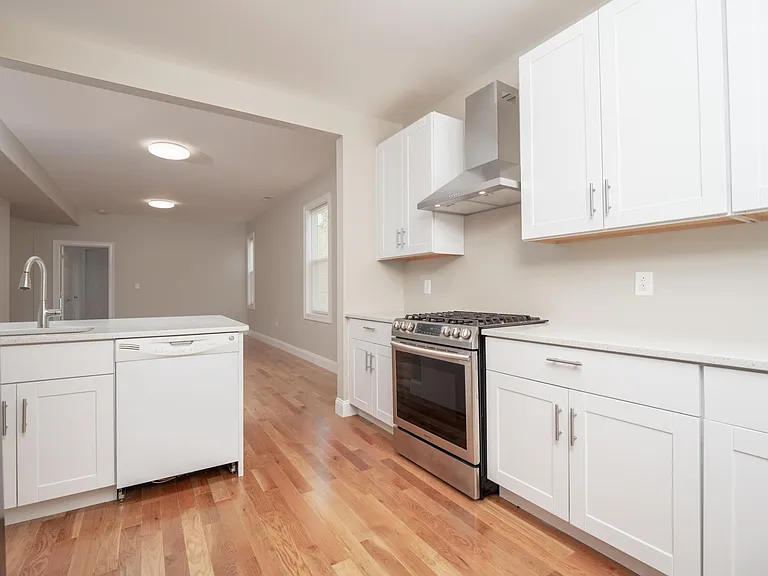 45 Crawford St #1 — Photo 9
