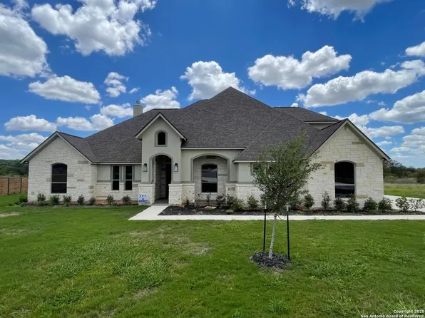875 Stone Loop, Castroville, TX 78009