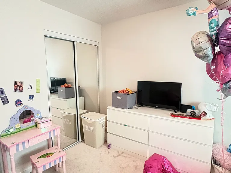 2 Woodcrest Ct — Photo 21