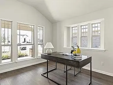 112 Falkland St — Photo 5