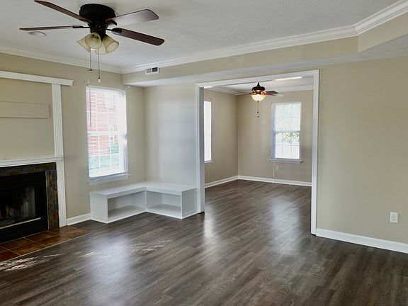 Living room looking in to the dining area