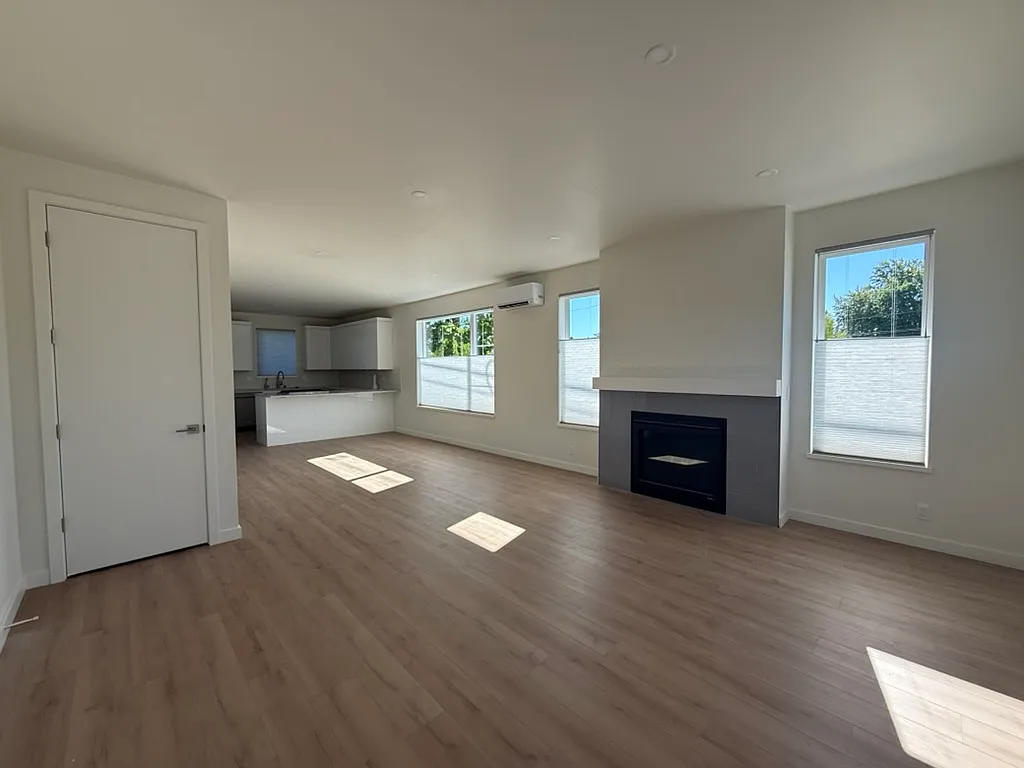 2212 Emerson Drive - 1 — Photo 2