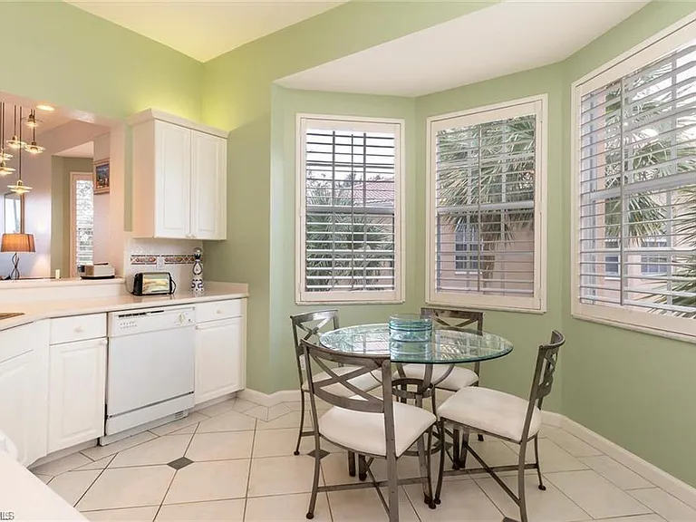 2383 Ravenna Blvd #Penthouse 202 — Photo 14