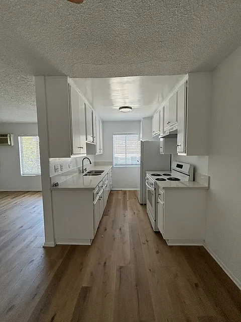 1 bed, 600 sqft, $1,995 — Photo 2