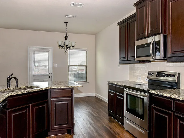 6819 Jade Dr — Photo 10