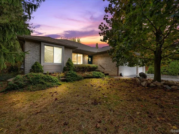 1370 W South Blvd, Rochester Hills, MI 48309