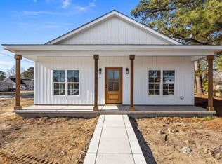 206 S Wall St, Benson, NC 27504