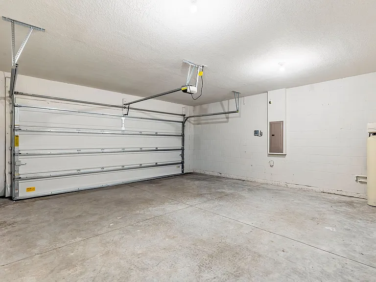 14207 Poke Ridge Dr — Photo 33